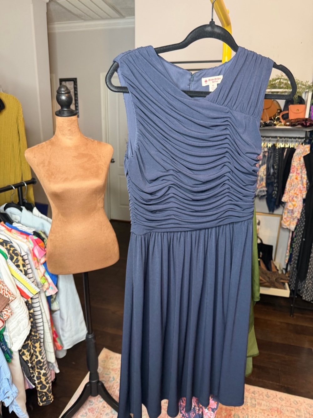 Brooks‎ Brothers Navy Sleeveless Ruched Midi Dress